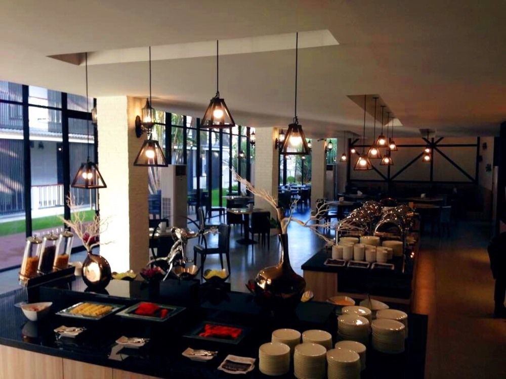 Ivory Villa City Bang Lamung Exteriör bild
