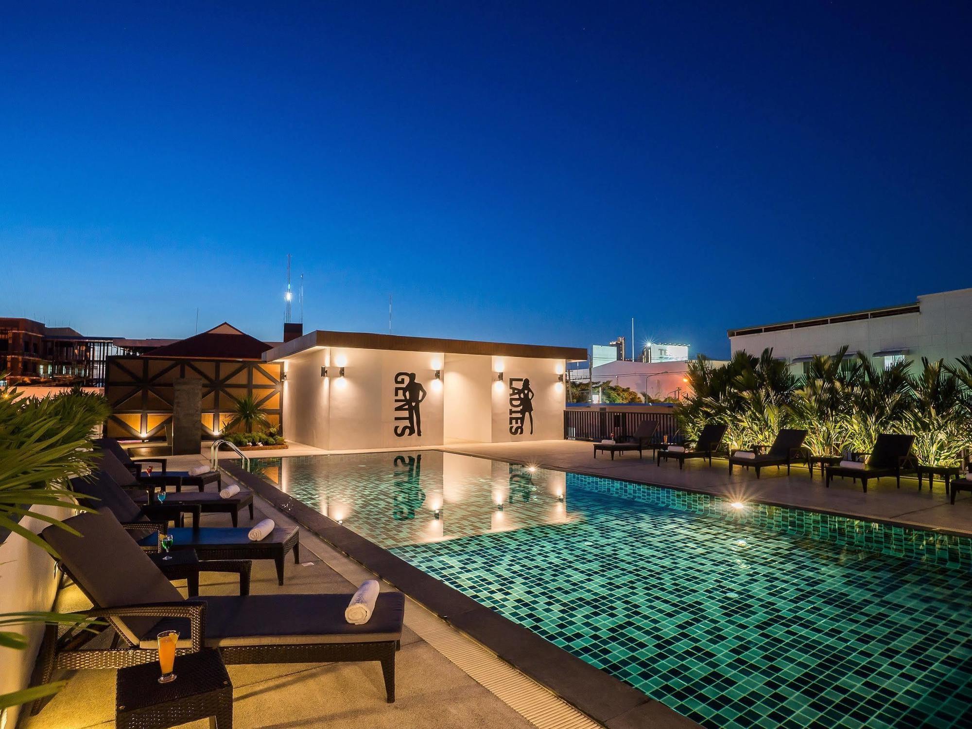 Ivory Villa City Bang Lamung Exteriör bild