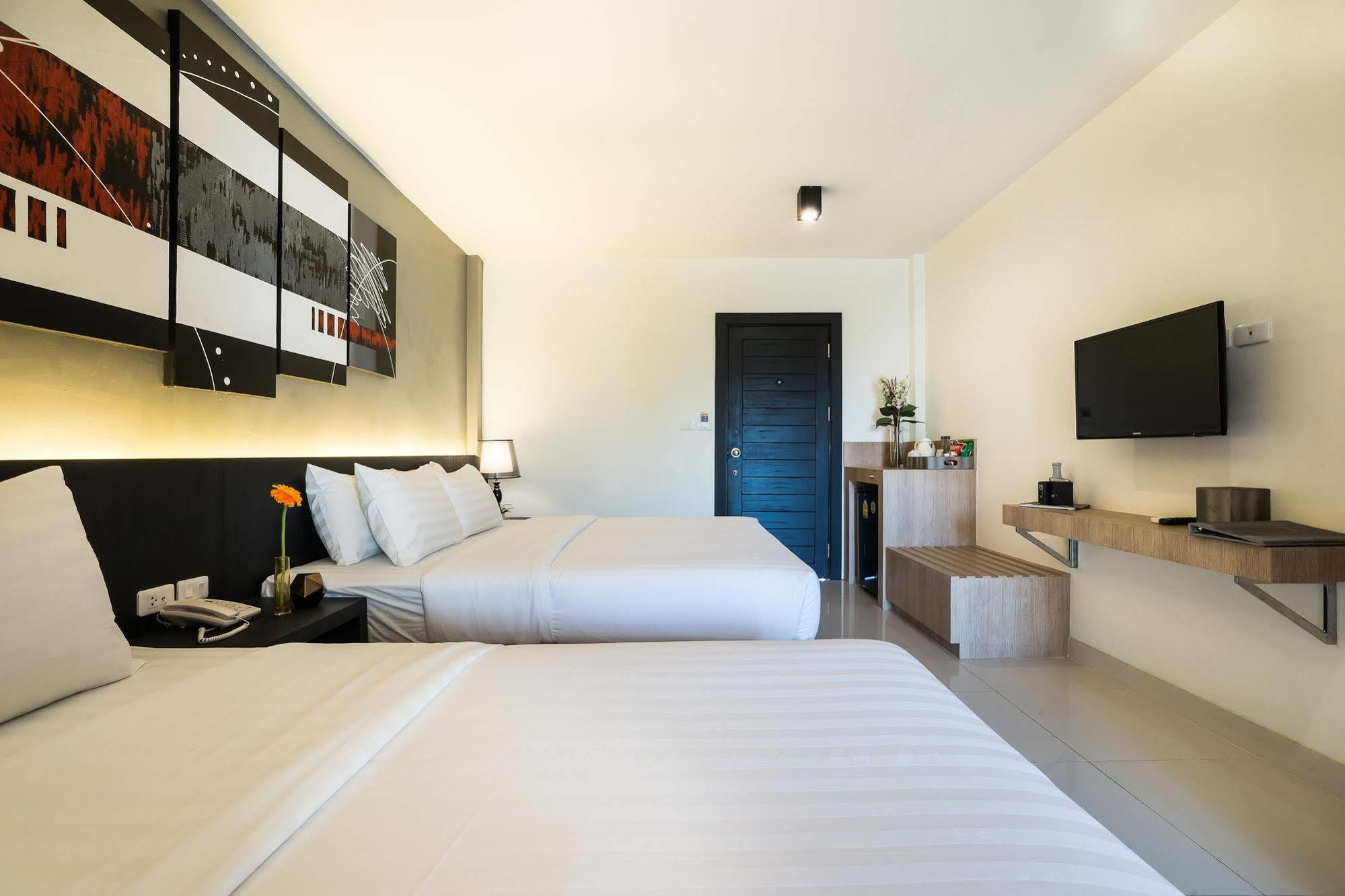 Ivory Villa City Bang Lamung Exteriör bild