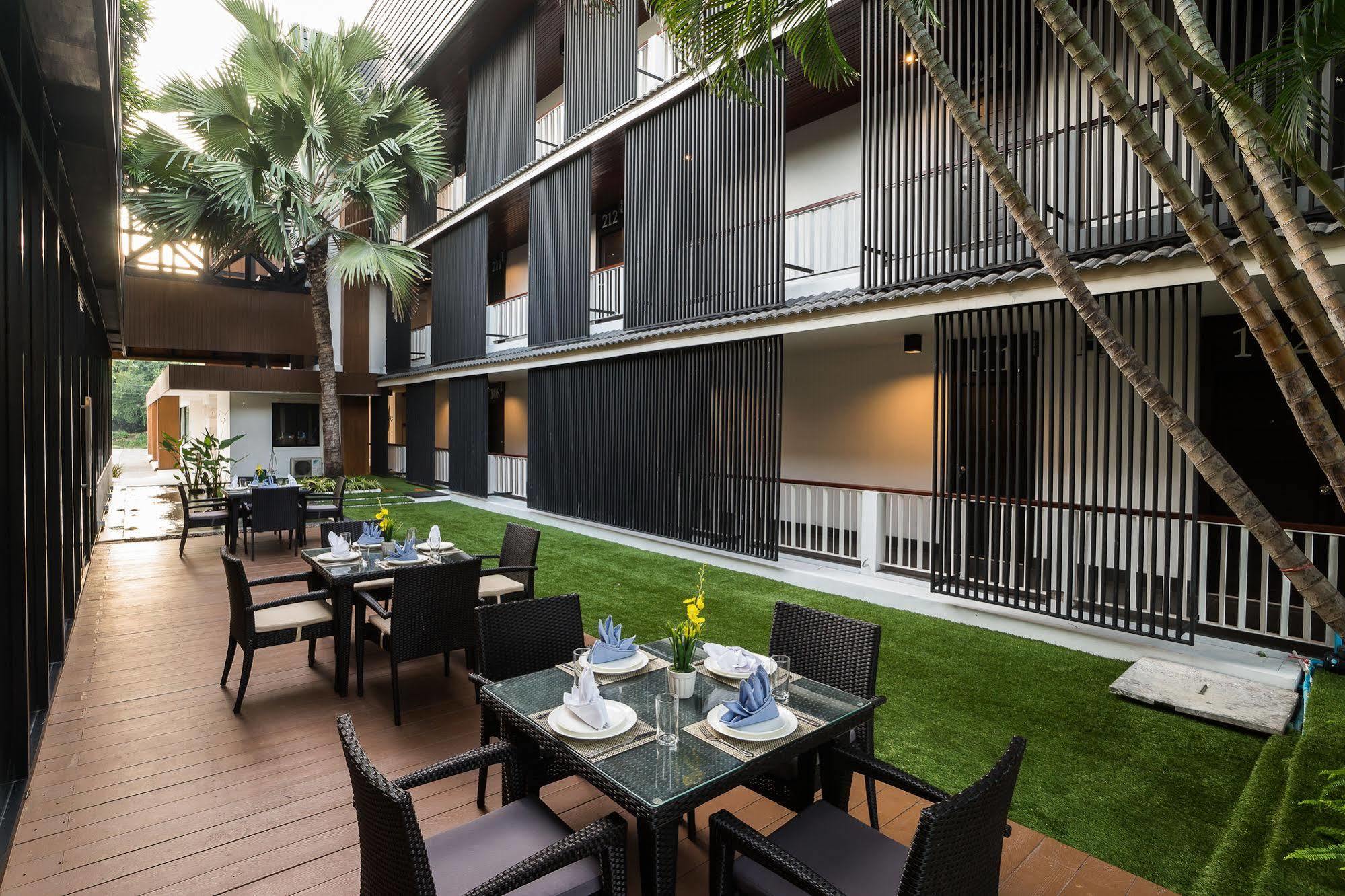Ivory Villa City Bang Lamung Exteriör bild