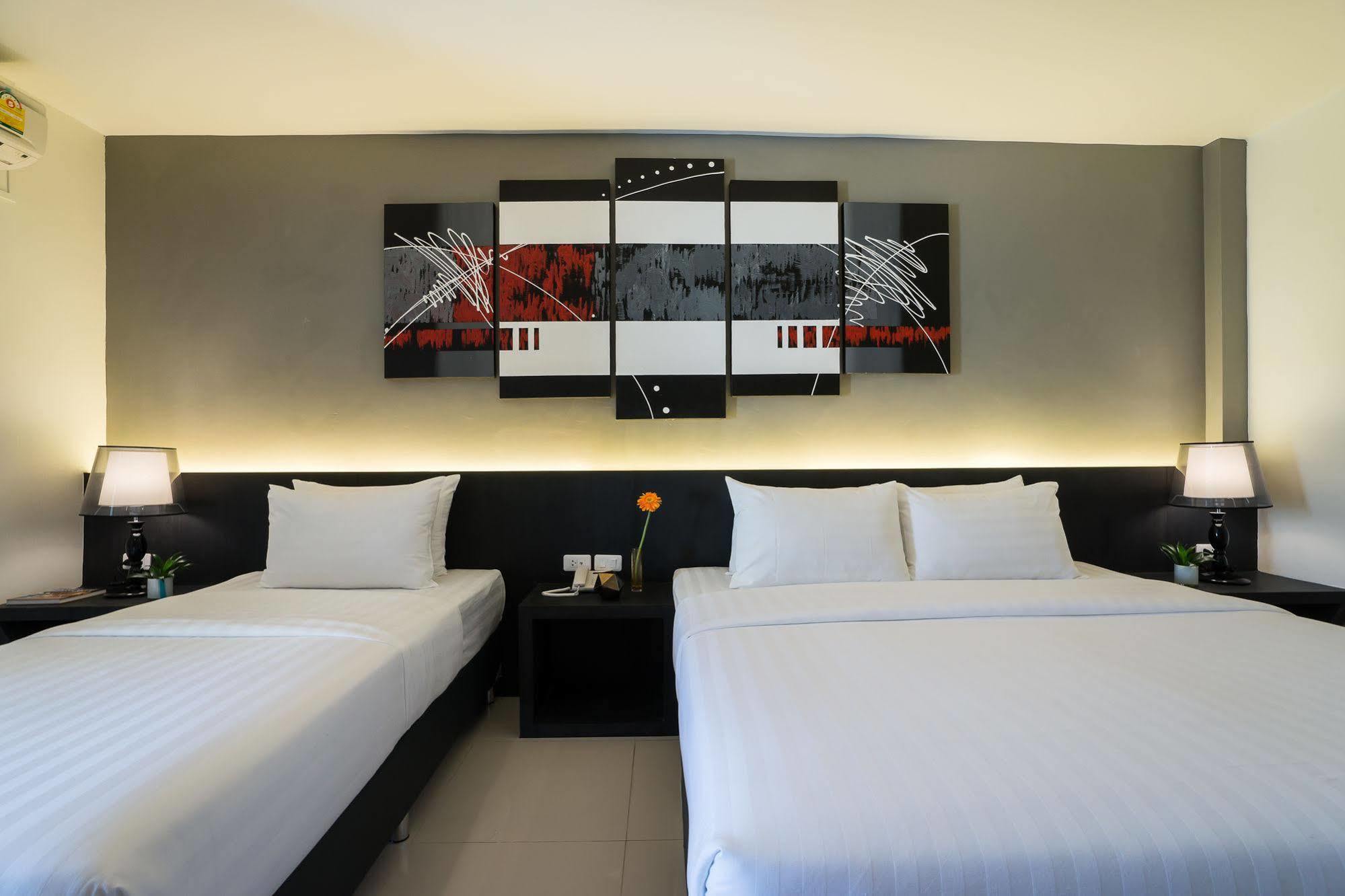 Ivory Villa City Bang Lamung Exteriör bild
